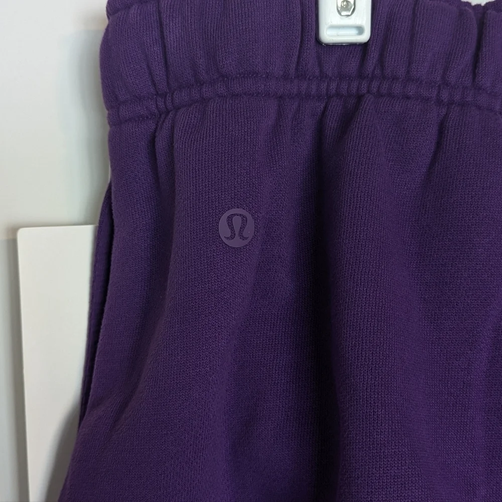 Lululemon NWT Scuba Mid Rise Oversized Shorts - College Purple sz XL